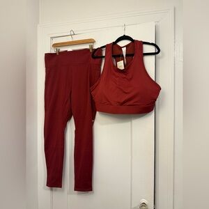 BNWT Matching Set of Sports Bra and Leggings by Fabletics